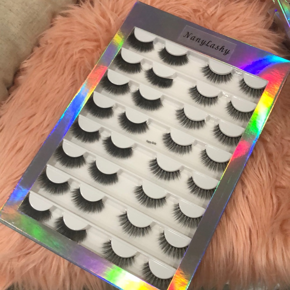 😱New In, Lashbook, 16 Prs 2 Styles Natural Look😱